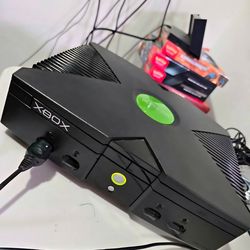 Original Xbox With controller