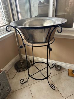 Hammered Stainless Steel Beverage Tub/Ice Bucket with Scrolled Wrought Iron Stand