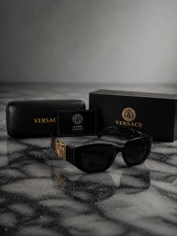 Versace Black Medusa Sunglasses w/ Original Case, Box & Card – Excellent Condition
