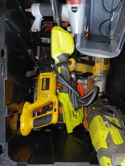 Power tools Dewalt and Ryobi