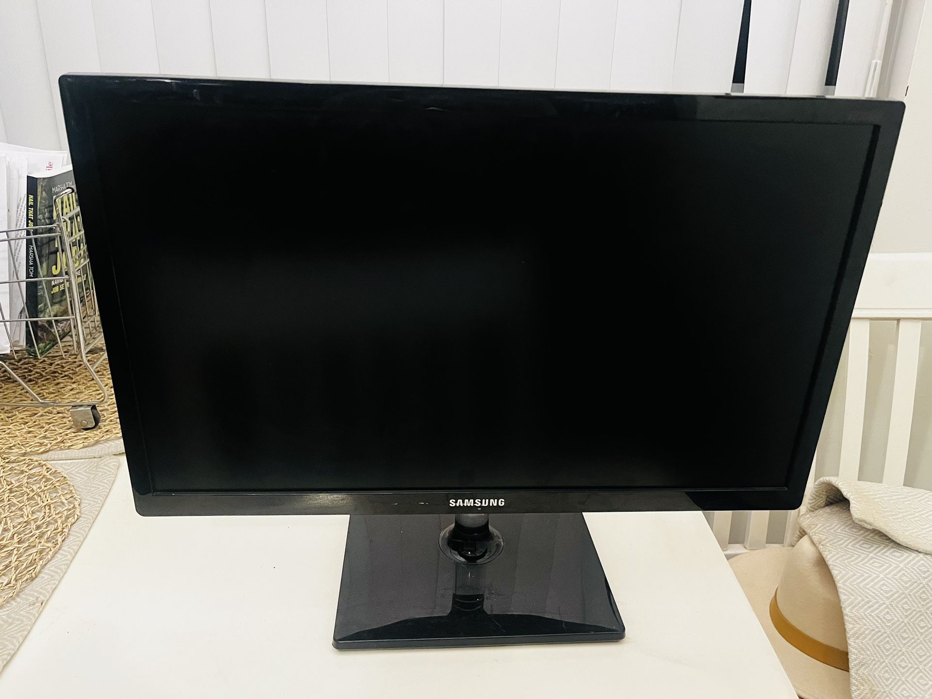 Samsung 23” Monitor