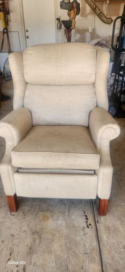 Sturdy Great Chair also reclines