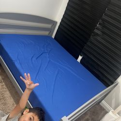 Full Size Platform Bed (gray)