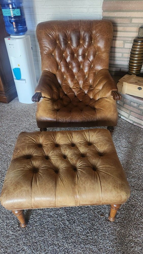 Chair With Ottoman