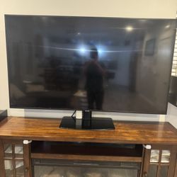Samsung TV 75in