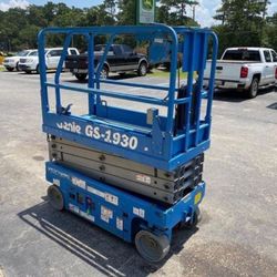 19’ Scissor Lift