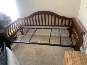 Day Bed And Comes With Mattress 