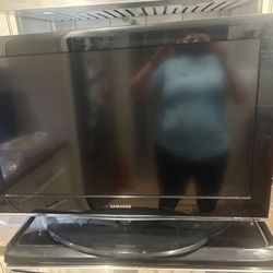 32 Inch Samsung TV
