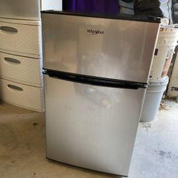Whirlpool Mini Fridge with Freezer
