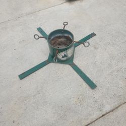 Santas Sturdy Tree Stand