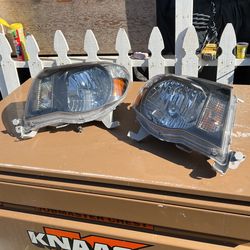 Headlights Tacoma 05-11