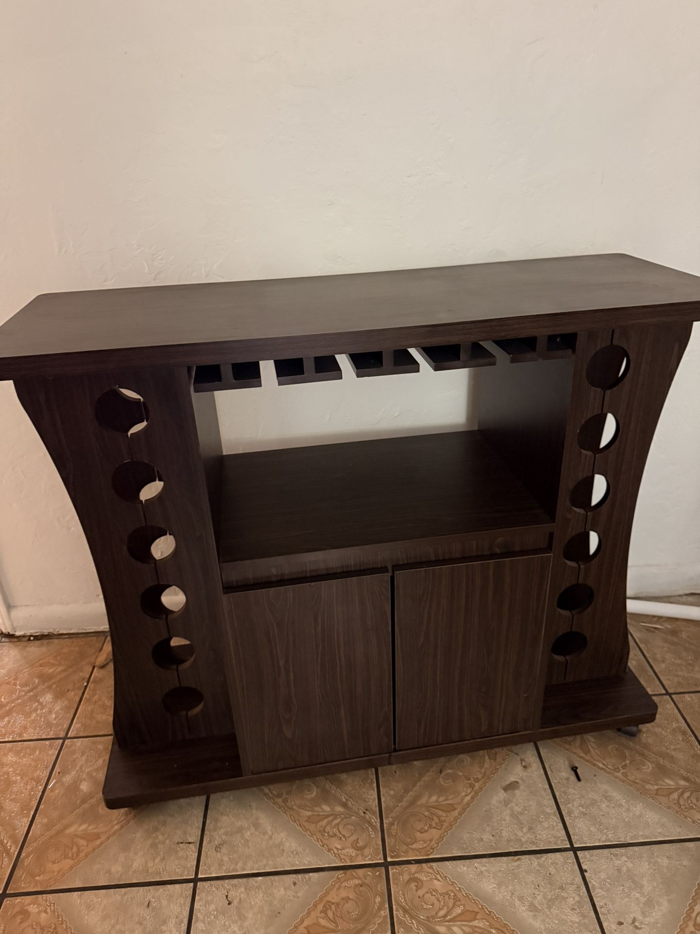 Wine/Bar Table
