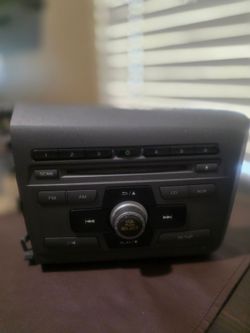 OEM (Original Equipment Manufacturer) AM/FM Radio & Single CD/MP3 Player for 2012 Honda Civic