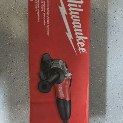 Milwaukee 6130-33 Small Angle Grinder 4-1/2"