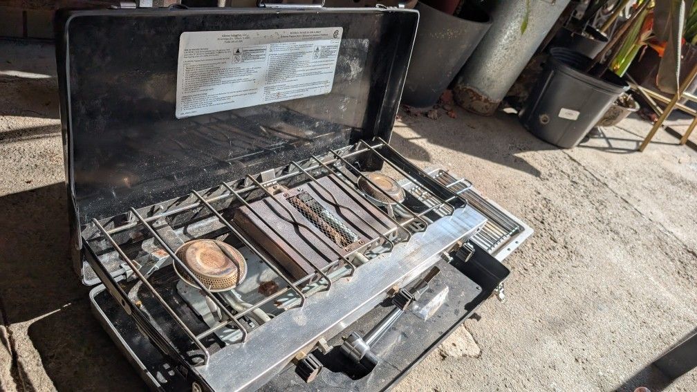 Camping Stove 3 Burner 20400 BTU Propane Portable Stove with Regulator, Toast Tray, Windshield for Car Camping BBQ Picnics Outdoor Cooking Camping Gas