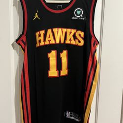Trae Young Atlanta Hawks NBA basketball Jersey Size 44 Medium Authentic Never Worn
