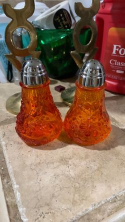Vintage MCM Amberina Glass Salt/Pepper Shakers w/Flowers and Leaves