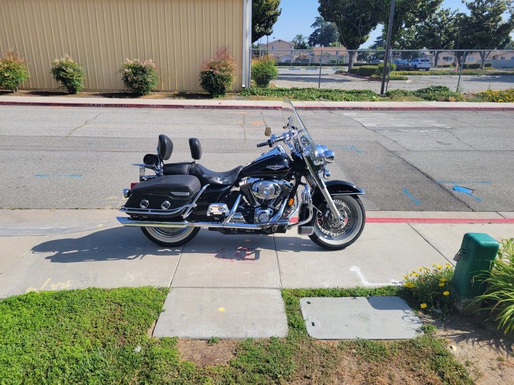 2002 Harley Davidson Road King Classic Motorcycle
