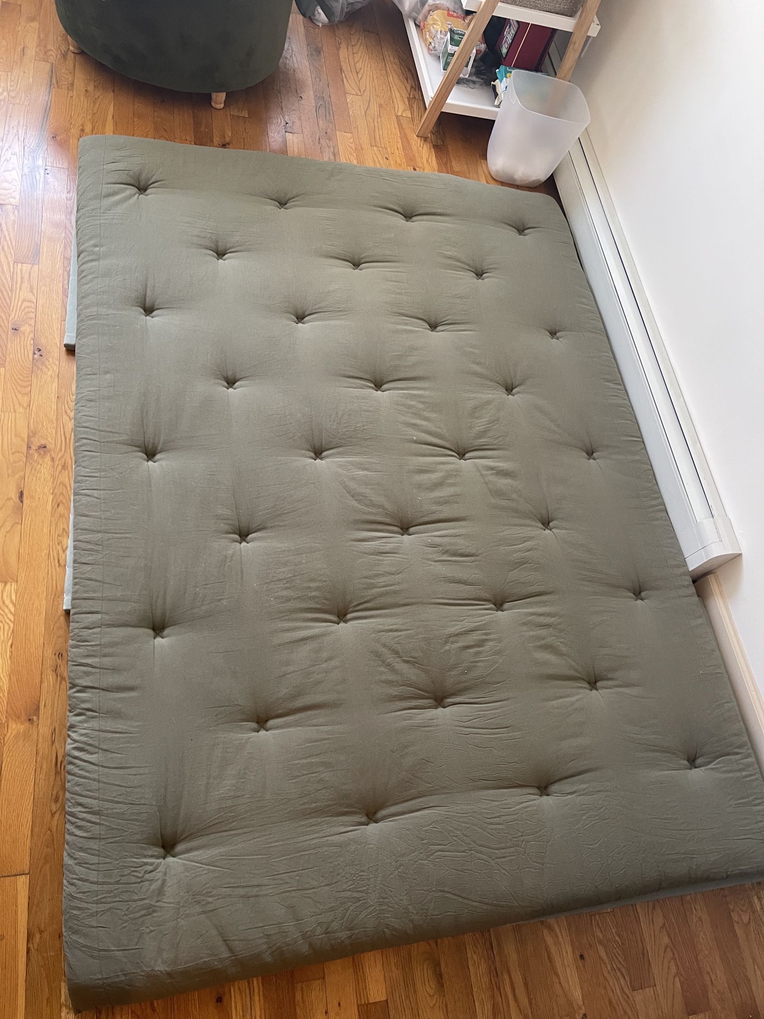 🛏️ Zonli Japanese-Style Floor Mattress – Queen (2.5”) – Olive Green – Minimalist Bed Setup
