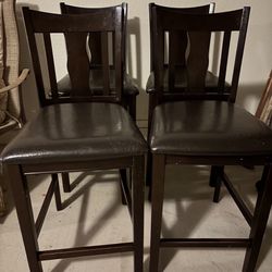 of 4 Wooden Bar Stools with Bar height table set