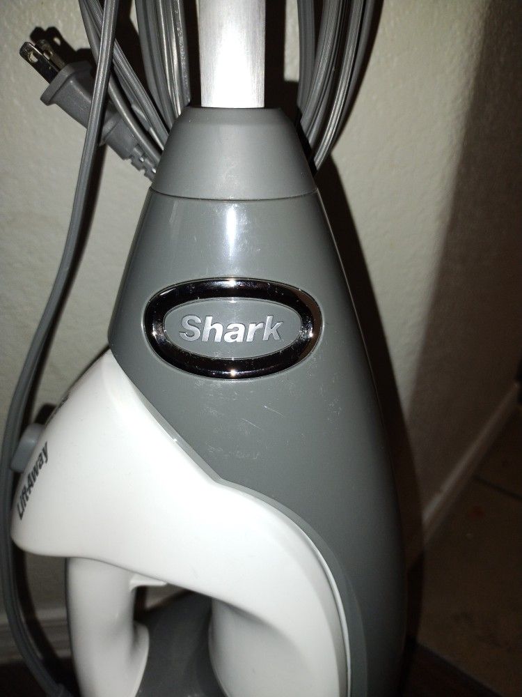 Shark Life Away Power Steam Mop