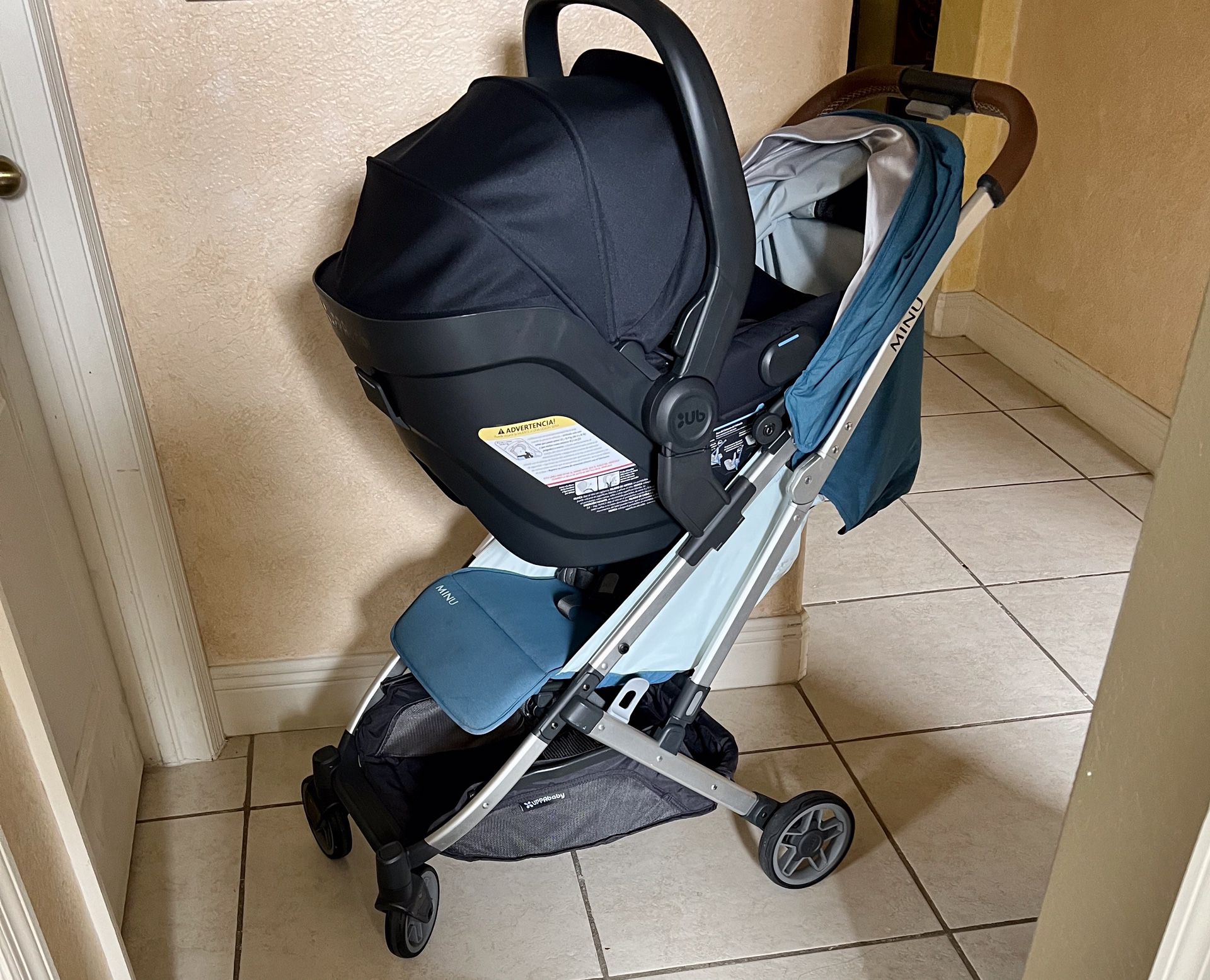 Uppababy Minu Compact Ultralight Stroller With Adapter 