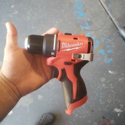 Milwaukee M12 Subcompact Drill