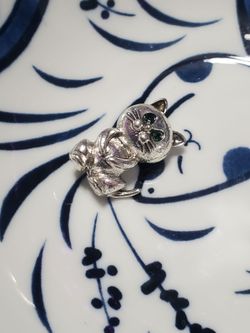 Vintage Playful Kitten Brooch Green Rhinestone Eyes Cat Figural Silver Tone Pin