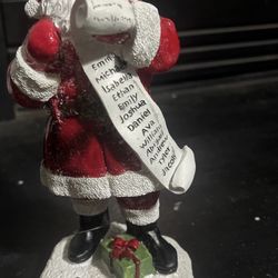 Santa Claus statue 9 inches tall