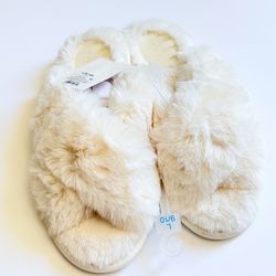 Stars above Faux Fur Slippers L(9/10) Off‑White – New With Tag