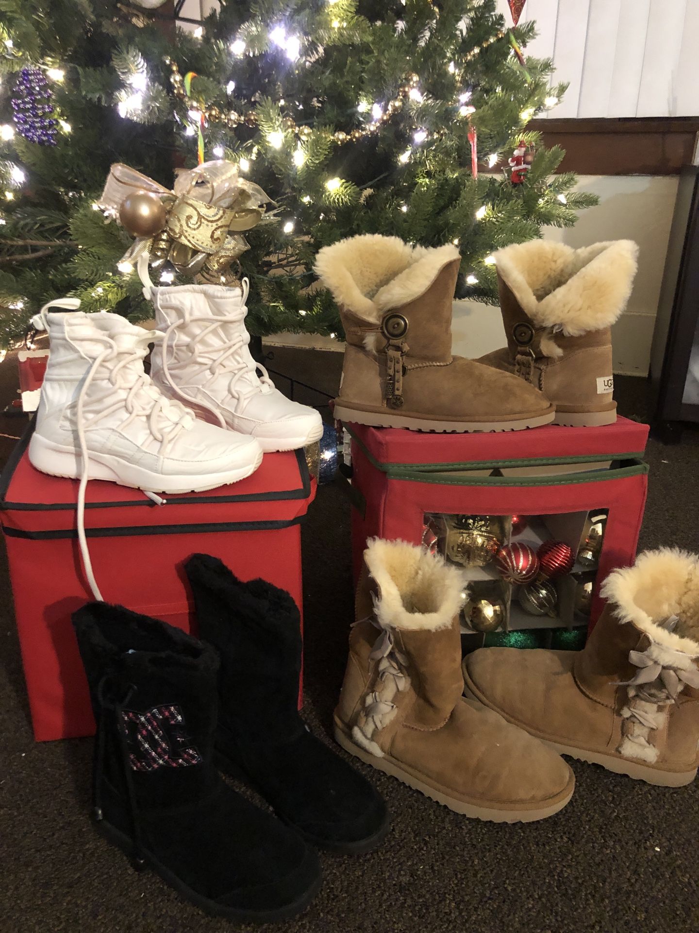 Boots Size 6 Ugg And Nike 5
