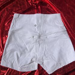 Lululemon Align Shorts 4” & size 6
