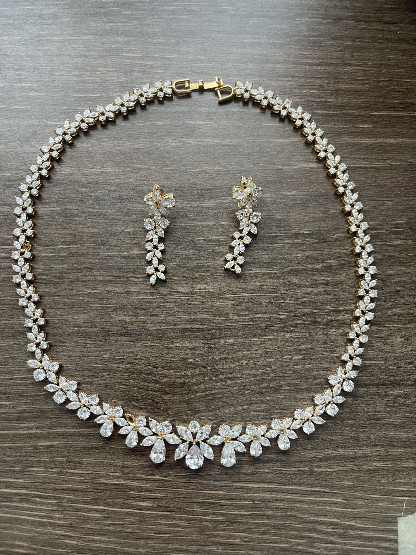 Rhinestone Snowflake Earrings And Necklace Faux Gold