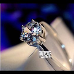 New 18k White Gold Engagement Ring 