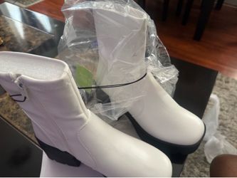 Women’s shoe.