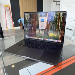 Apple 16” MacBook Pro M3 Pro Chip 18GB Ram 512SSD! Covered Under AppleCare+ till early 2027!