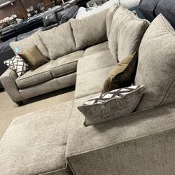 Stylish Nice Reversible Chaise Sectional!