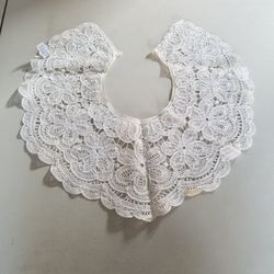 White Lace False Coller A Old Fashion Look To Any Dress.