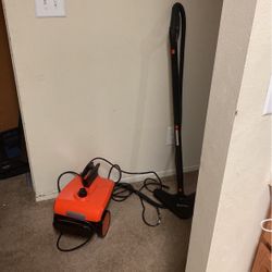 Floor steamer