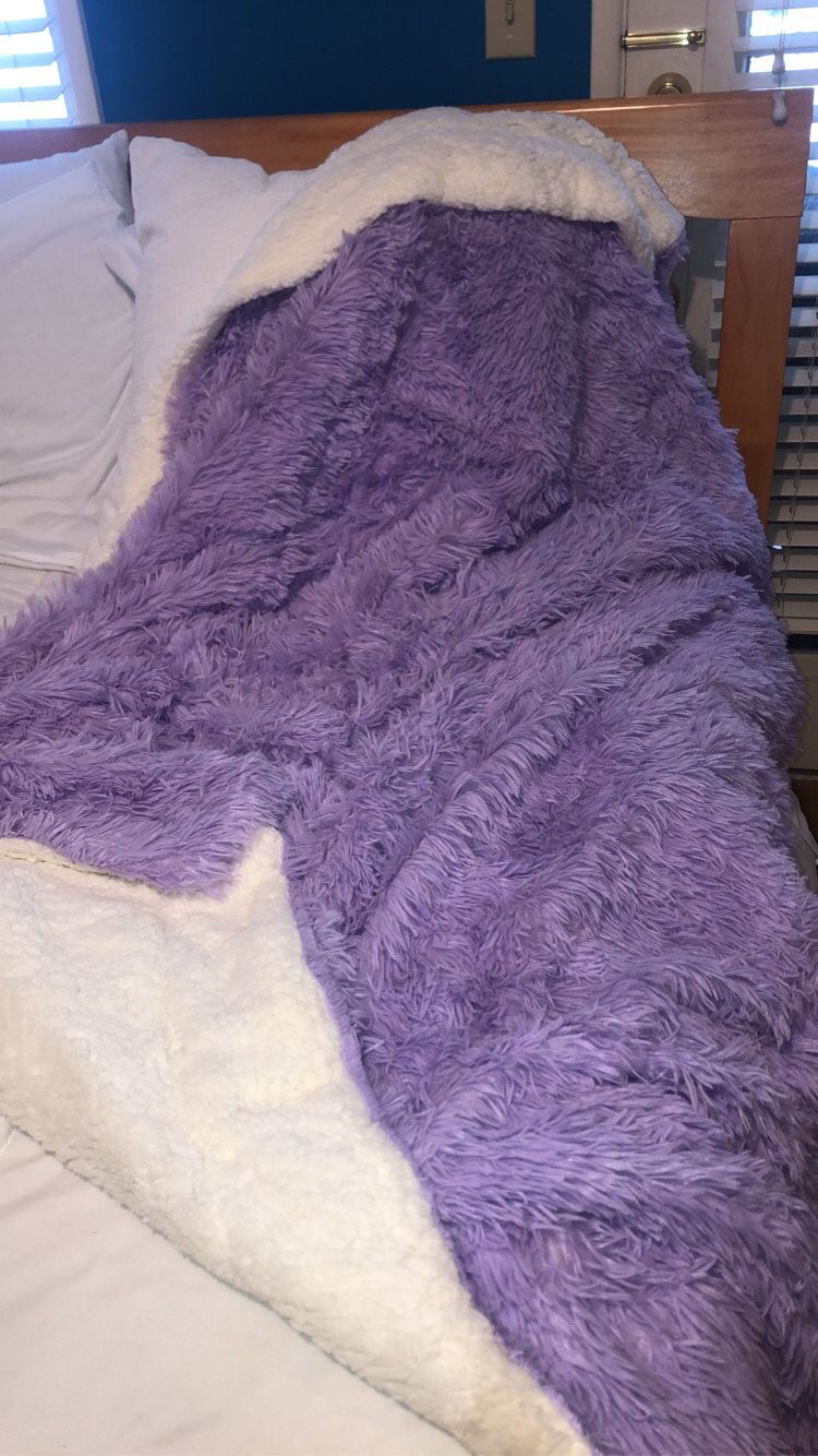 Faux Fur Lavender Blanket