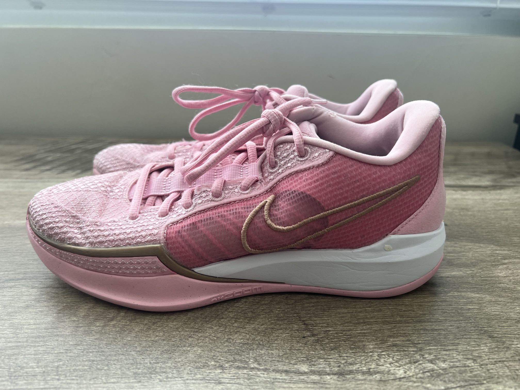 Nike Sabrina Size 8 Women’s $40 