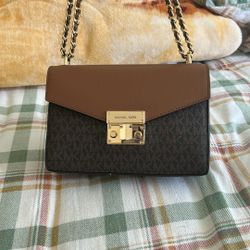 Micheal Kors Purse 