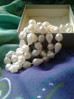Pearl rope necklace