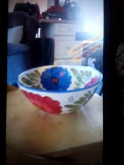 HAND PAINTED FLORAL CERAMIC SERVING BOWL