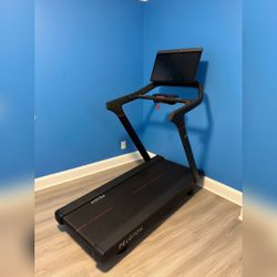 2024 Peloton Tread, Excellent Condition, Low Usage – Towson, MD