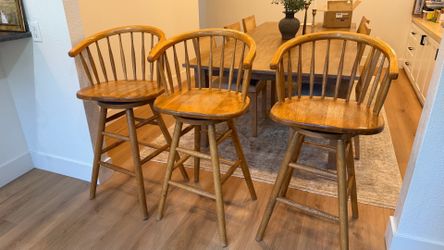 Solid wood swivel chair barstools