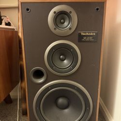 Technics Vintage Stereo System – Speakers + Turntable (Walnut