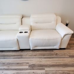 Reclining Sofa, Rooms To Go 1 Year Old