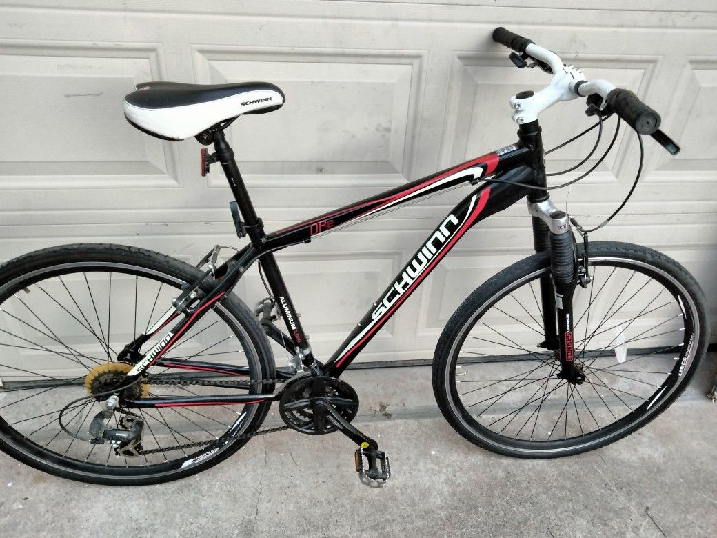 Schwinn Med/Large Frame --Aluminum--700c
