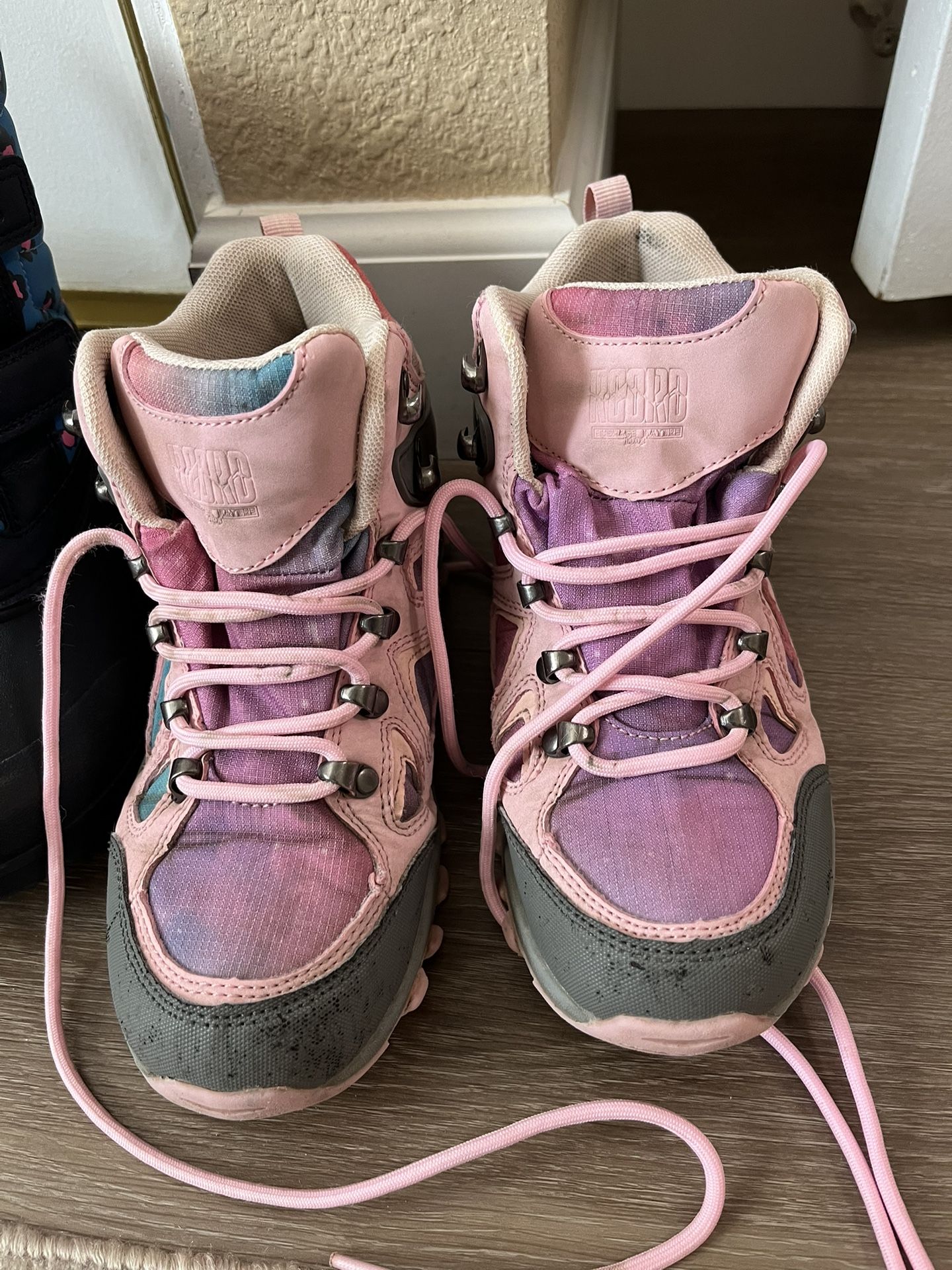 Young Girls Shoes, 5 Pairs